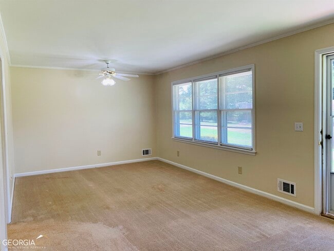 Building Photo - 25 Martin St