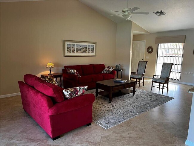 Building Photo - 5581 Golf Pointe Dr