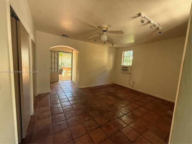 Foto del edificio - 5208 Alton Rd
