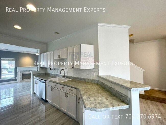 Foto del edificio - 4976 Prosperity Ridge Rd