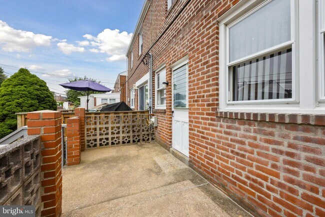 Building Photo - 1015 Cobbs St