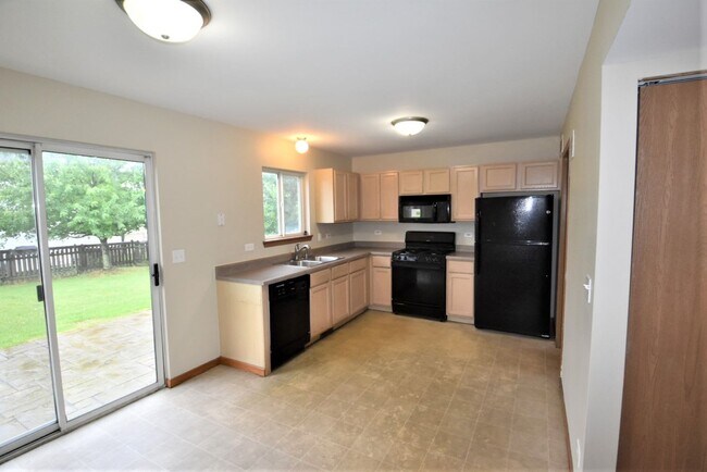 Building Photo - 379 E Springwood Ct