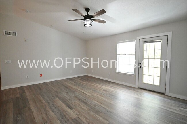 Foto del edificio - Charming 1-Bedroom Condo in Prime Destin L...