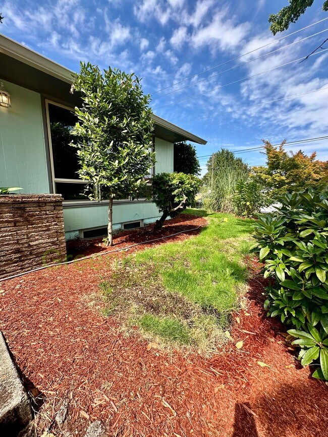 Foto del edificio - 3-Bedroom, 1.5-Bathroom House in Concordia...