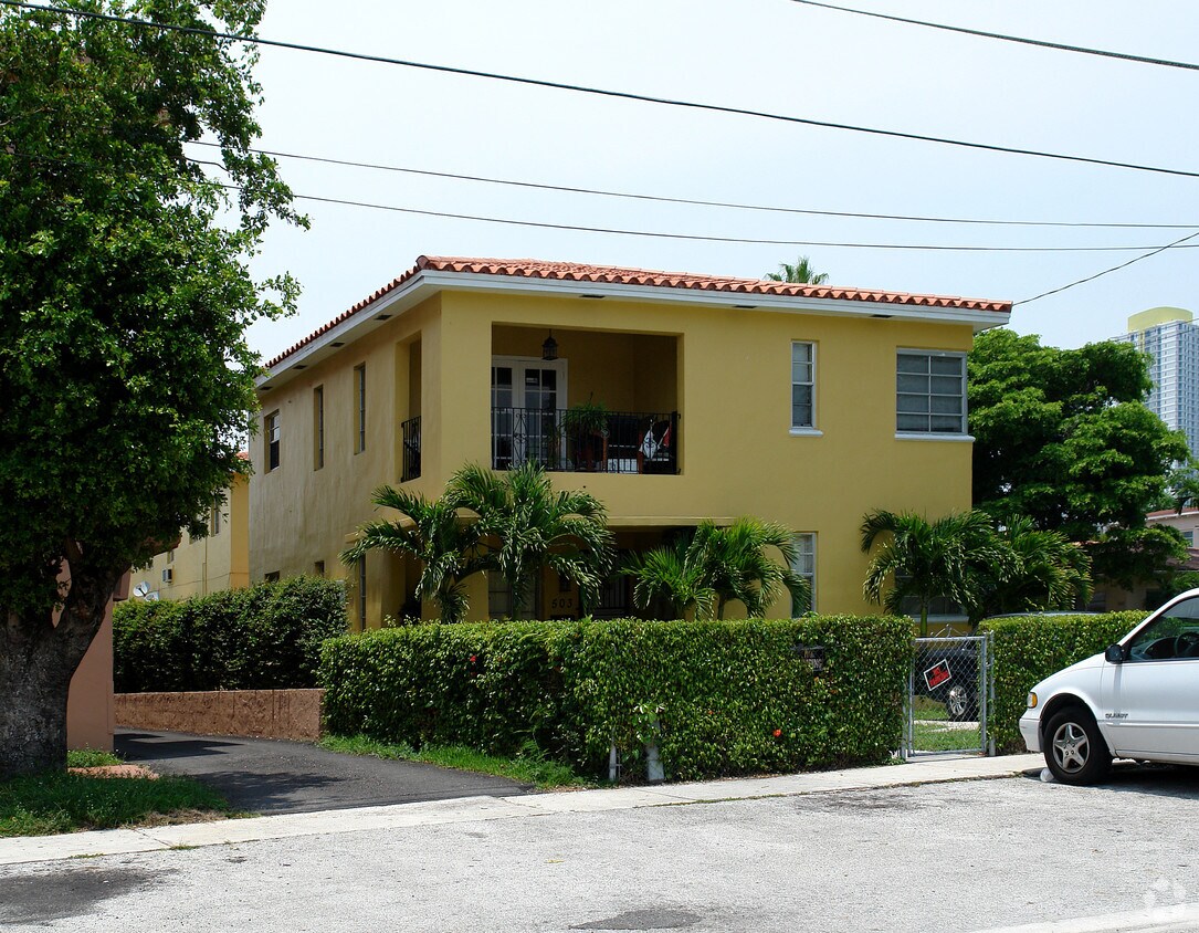 Building Photo - 503 SW 11th St