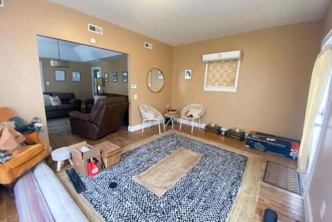 Building Photo - Italian Estates Property Management