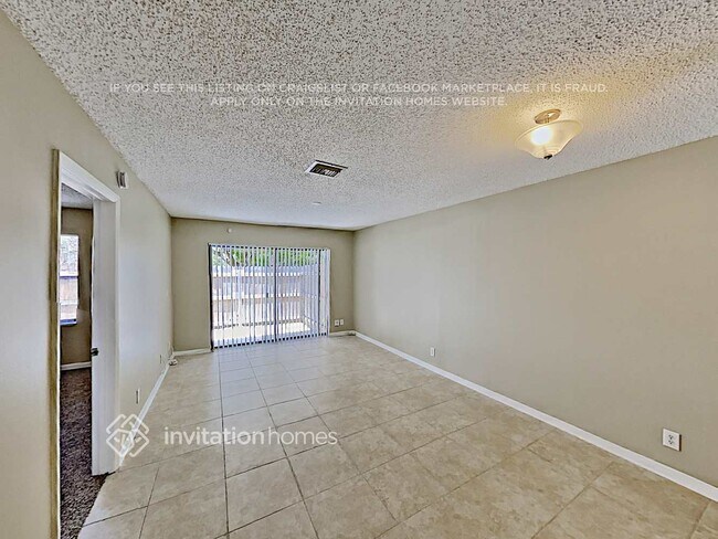 Foto del edificio - 5187 Glencove Ln