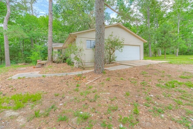 Building Photo - 330 Oak Tree Dr
