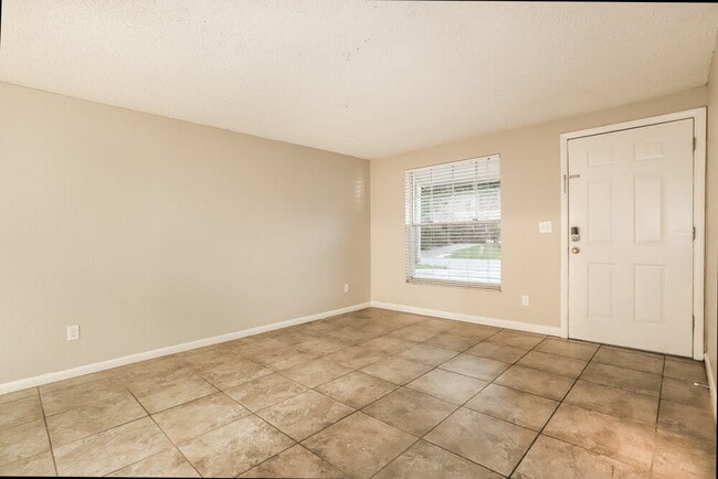 Foto del edificio - 3511 Breezewood Dr