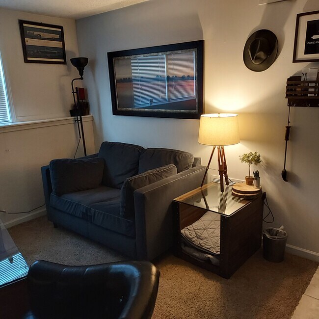 858 Highland Dr Unit 4, Lawrence, KS 66044 858 Highland Dr Lawrence