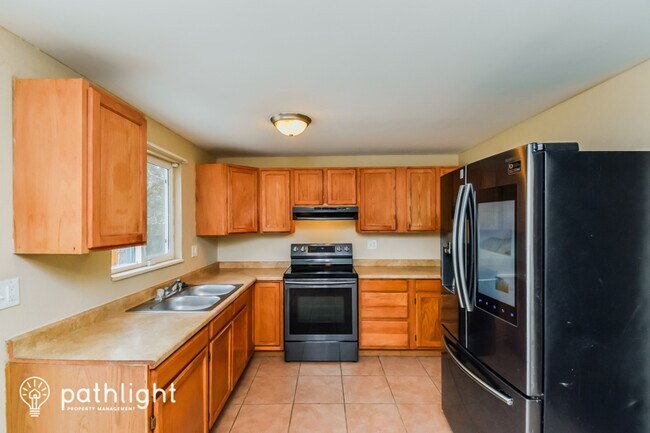Building Photo - 4570 London Lane