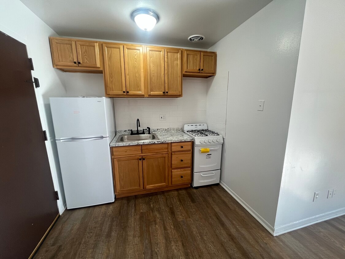 Primary Photo - 342 Stuyvesant Ave