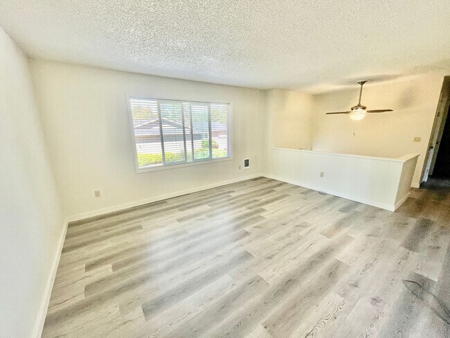 Building Photo - 2716 E 37th Ave