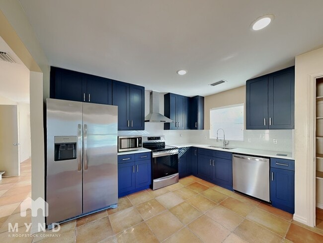 Building Photo - 1938 Blue Fox Ct