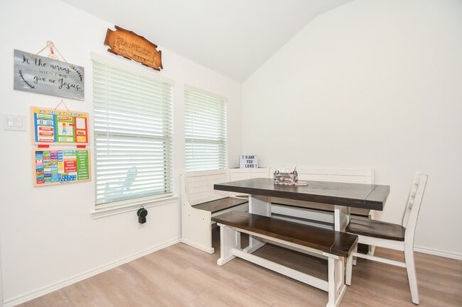 Foto del edificio - 3526 Britton Burrow Way