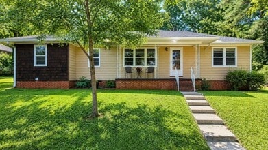 Building Photo - 3005 Pine Dr NE
