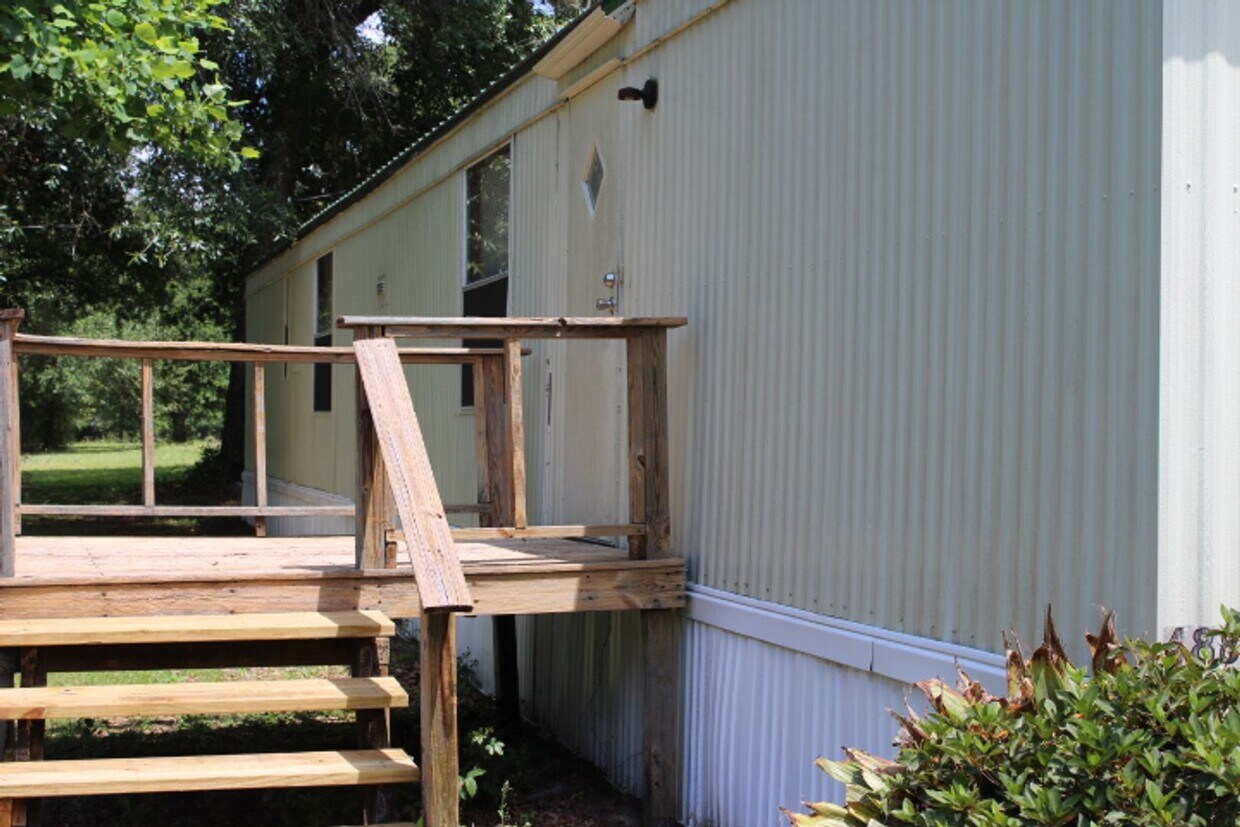 Primary Photo - 3/2 singlewide in MH park in Greenwood, FL