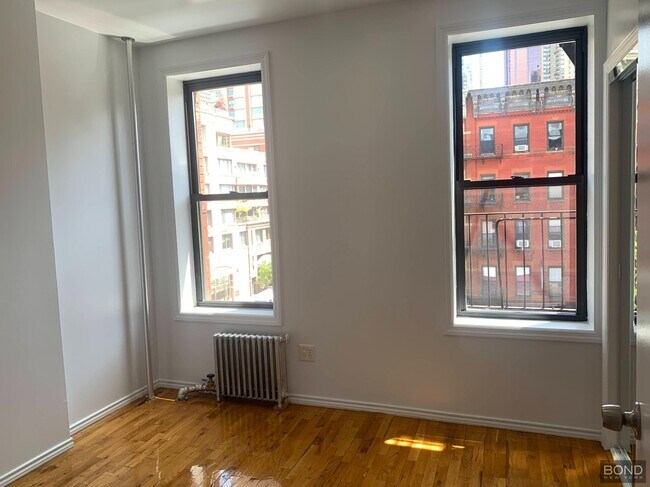 Foto del edificio - 717 9th Ave