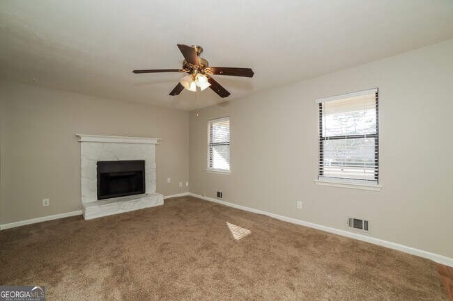 Foto del edificio - 499 Woodland St