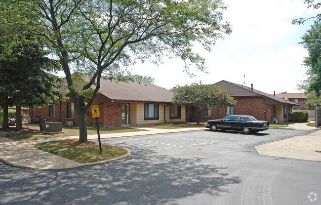 Building Photo - Oakes Village