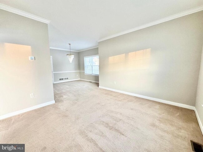 Building Photo - 15 Delhi Ct