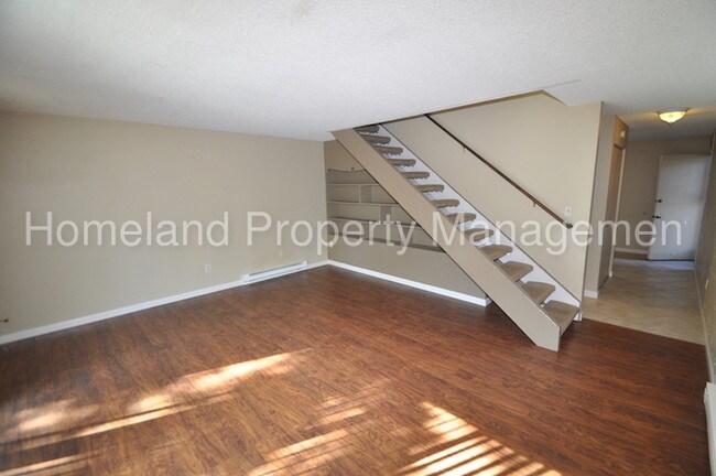 Building Photo - 315 S Shoreline Dr