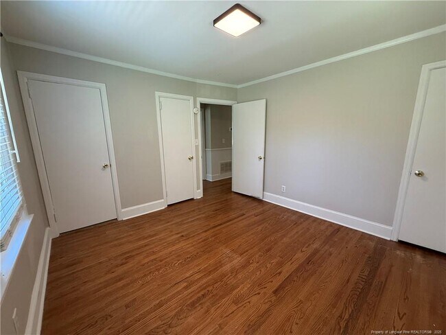 Building Photo - 907 Evans Dr