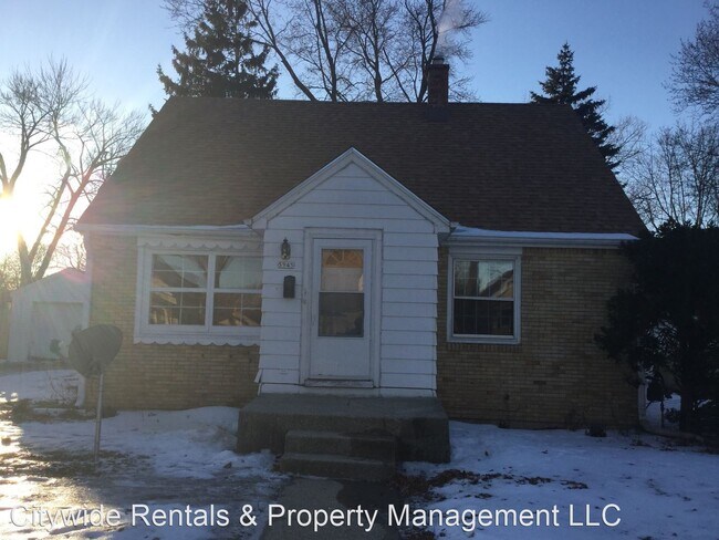 Building Photo - 4 br, 1 bath House - 5945 N 39th St