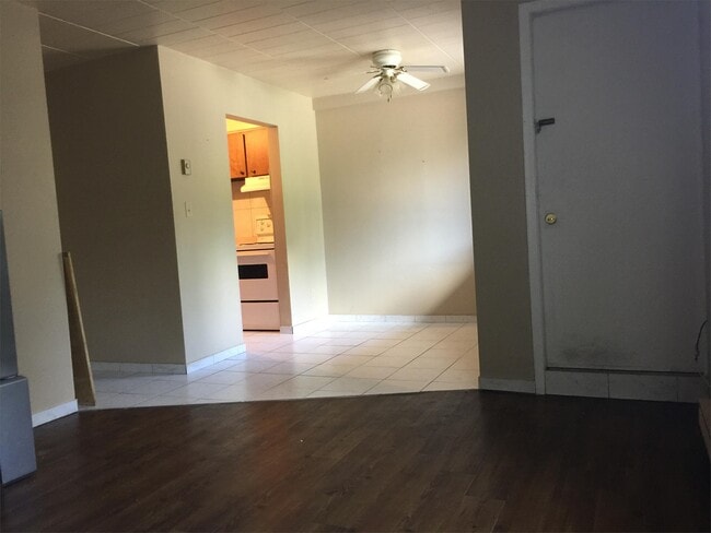 Building Photo - 3044 Sandwich St.