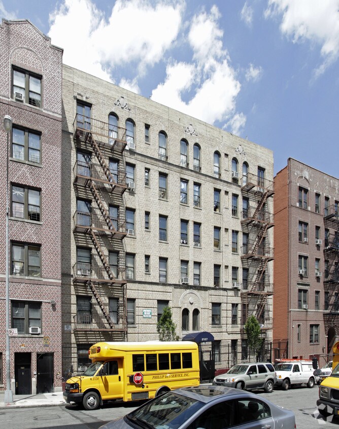 Building Photo - 2327 N Andrews Ave