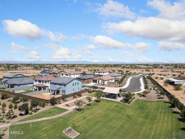 Foto del edificio - 7352 S Briarwood Ln