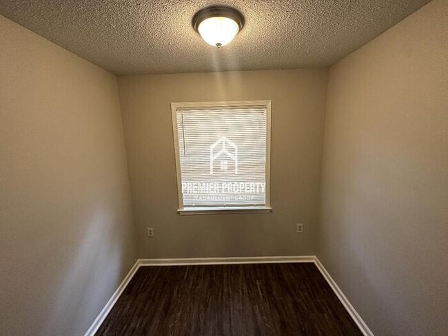 Building Photo - 4388 Northwood Hills Dr