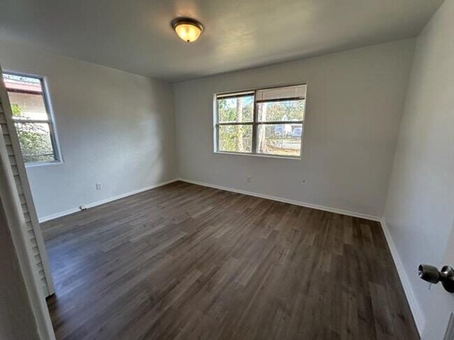 Foto del edificio - 760 Greenway Pl