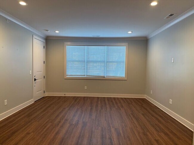 Foto del edificio - Modern 1 Bedroom Condo in the Heart of Melrose