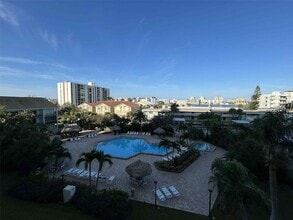 Building Photo - 400 Island Way