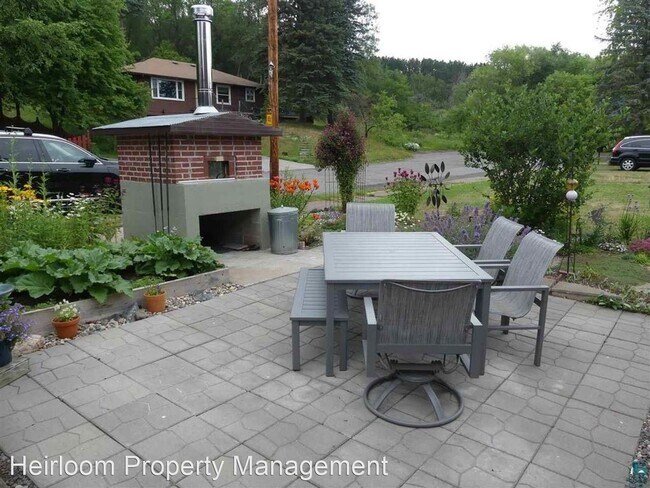 Foto del edificio - 3 br, 3 bath House - 2210 W. 13th Street