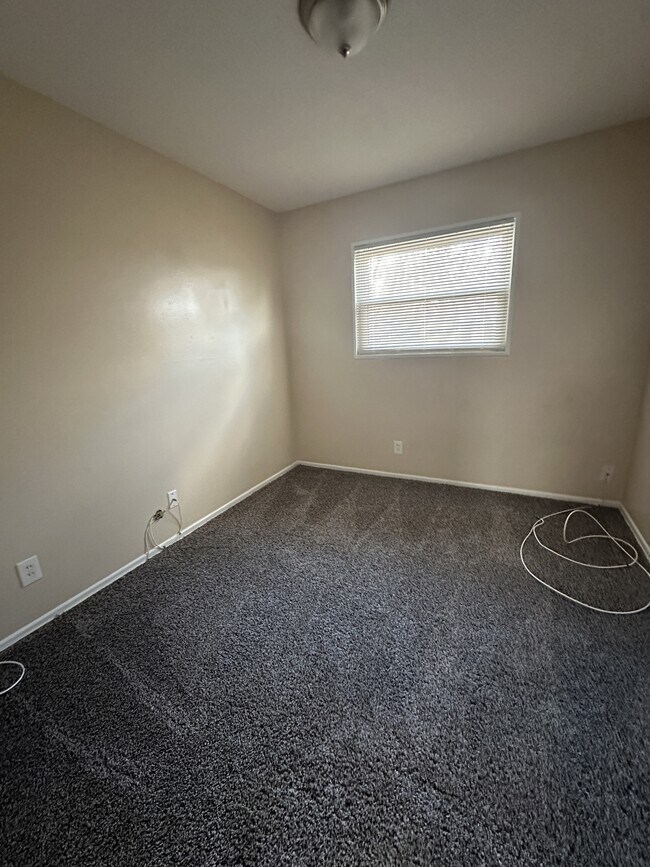 Foto del edificio - 299 Dashwood Dr