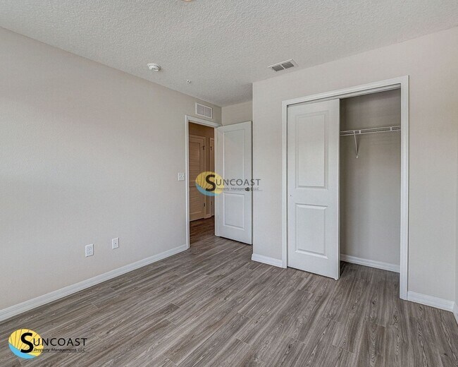 Foto del edificio - 9588 Hood Rd