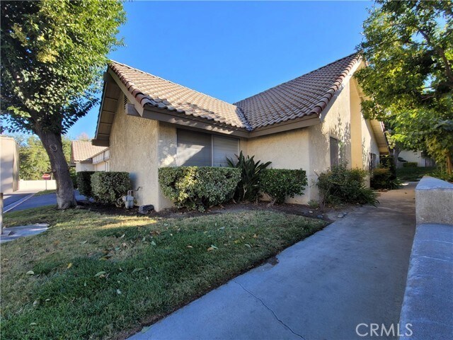 Primary Photo - 11463 Benton St