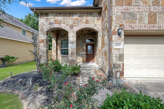 Building Photo - 6707 Hunters Creek Ln