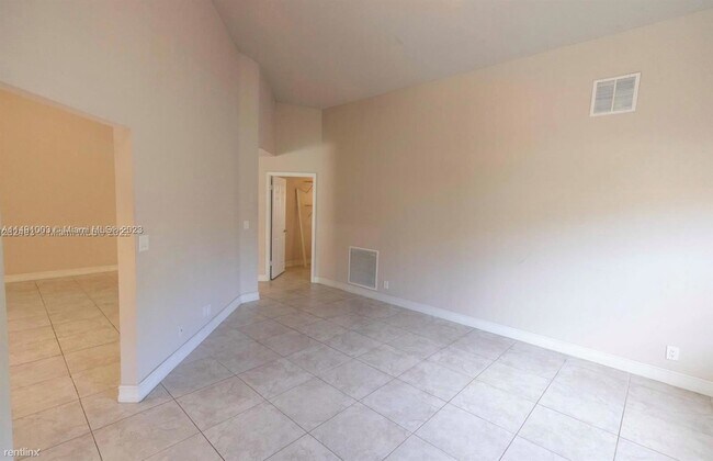Foto del edificio - 3 br, 2 bath House - 10428 NW 9th Mnr # 10428
