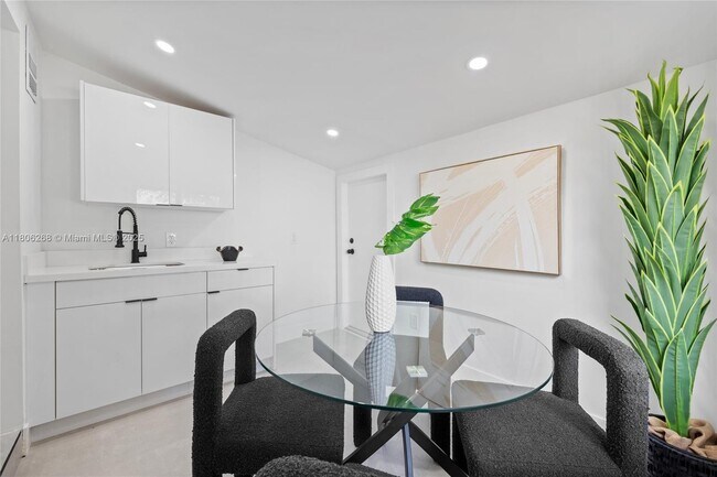 Foto del edificio - 3574 NW 12th St