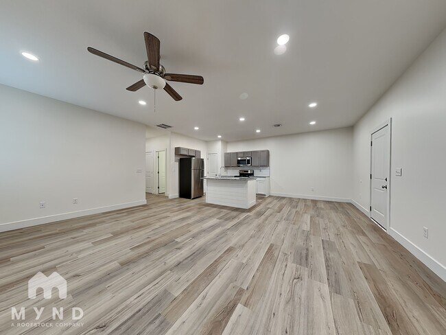 Foto del edificio - 5803 E Bristol St