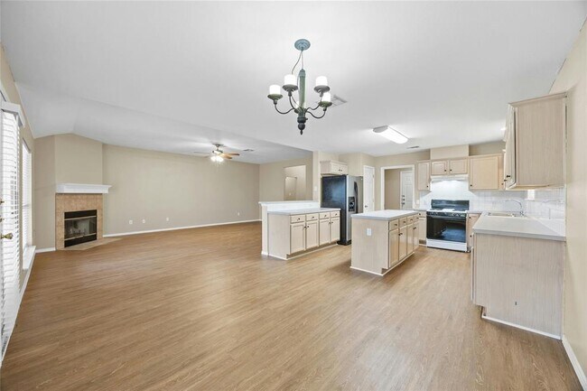 Foto del edificio - 2315 Loquat Ln