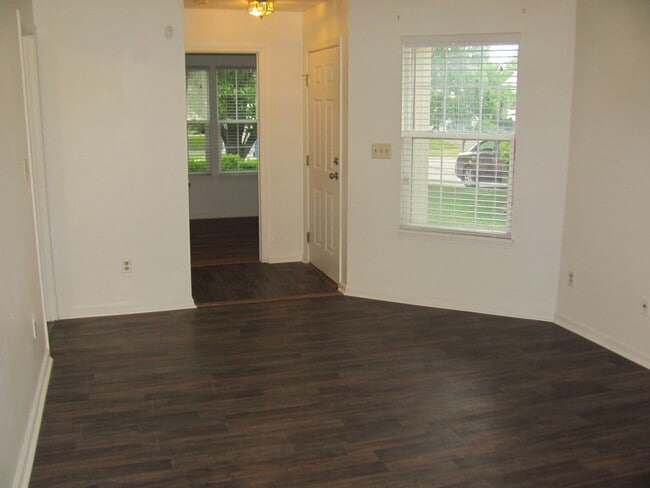 Building Photo - Cozy 3BR Ranch in Wayne Twp Schools
