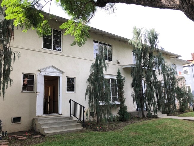 Building Photo - 1649 Rodney Dr