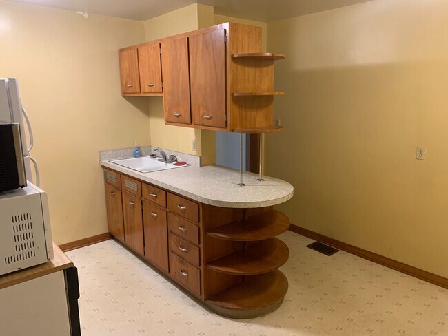 Foto del edificio - Urbana Two Bedroom/One Bathroom w/Garage Duplex