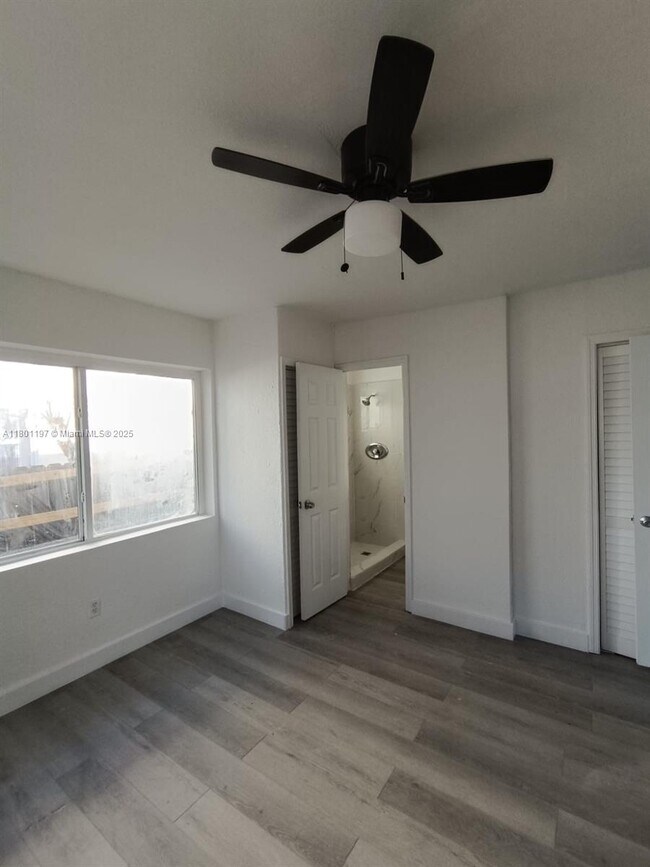 Foto del edificio - 1857 SW 4th St