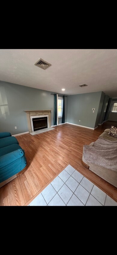 Primary Photo - 30 Cadogan Way