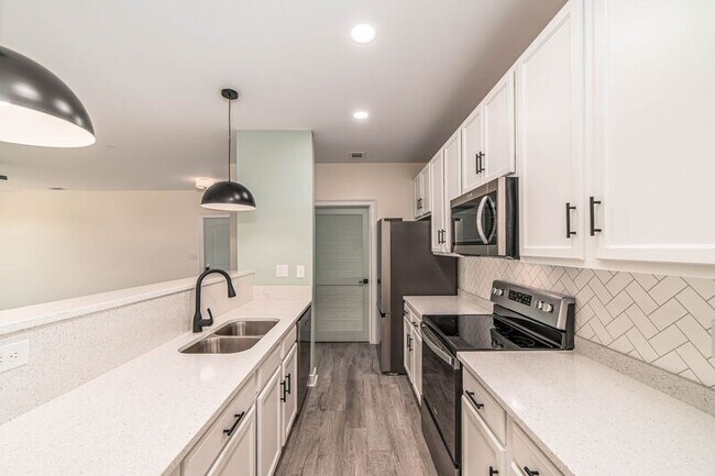 Foto del edificio - 2211 Pretty Lake Ave
